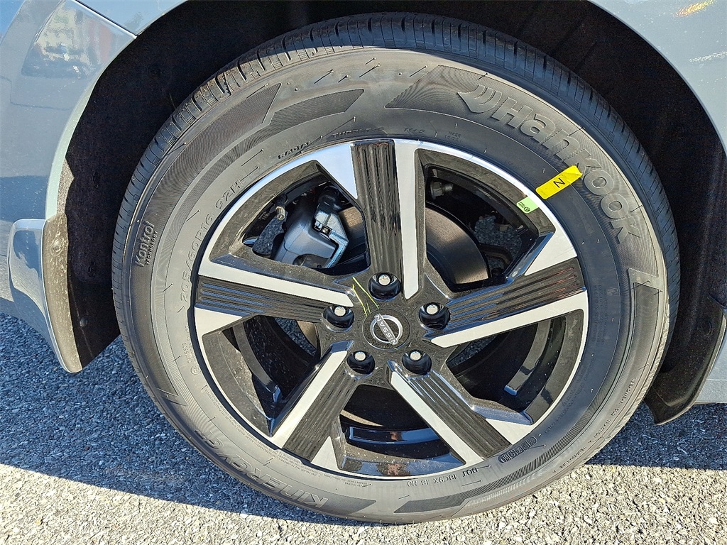 2025 Nissan Sentra SV - Photo 5