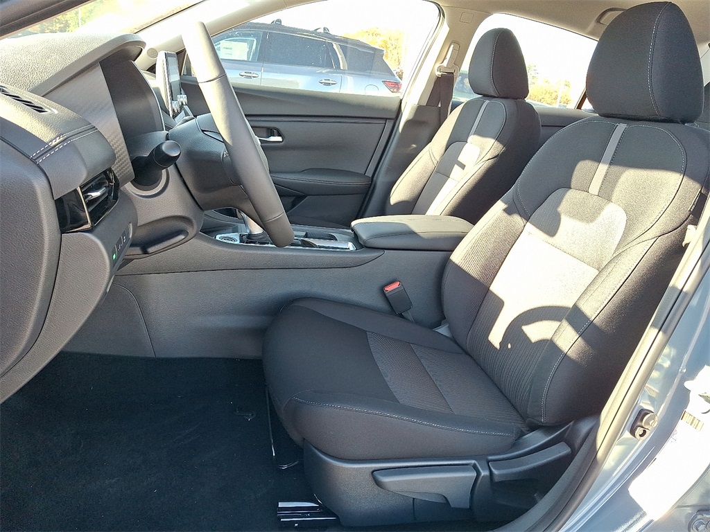 2025 Nissan Sentra SV - Photo 9