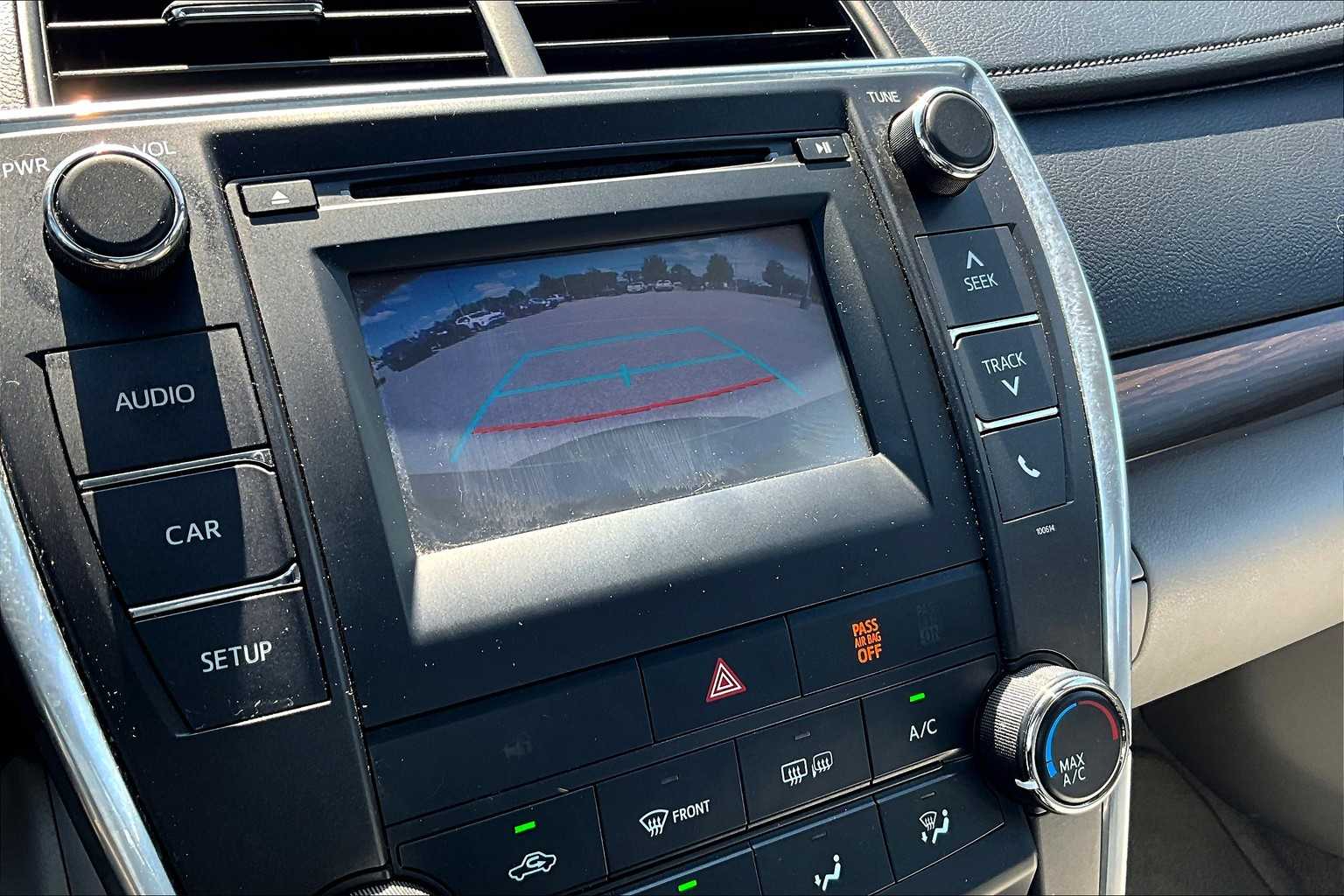 2016 Toyota Camry LE - Photo 19