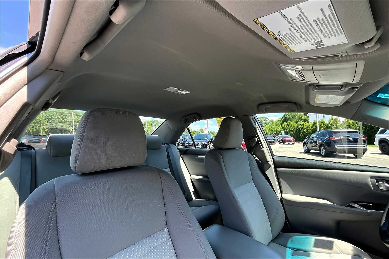 2016 Toyota Camry LE - Photo 22