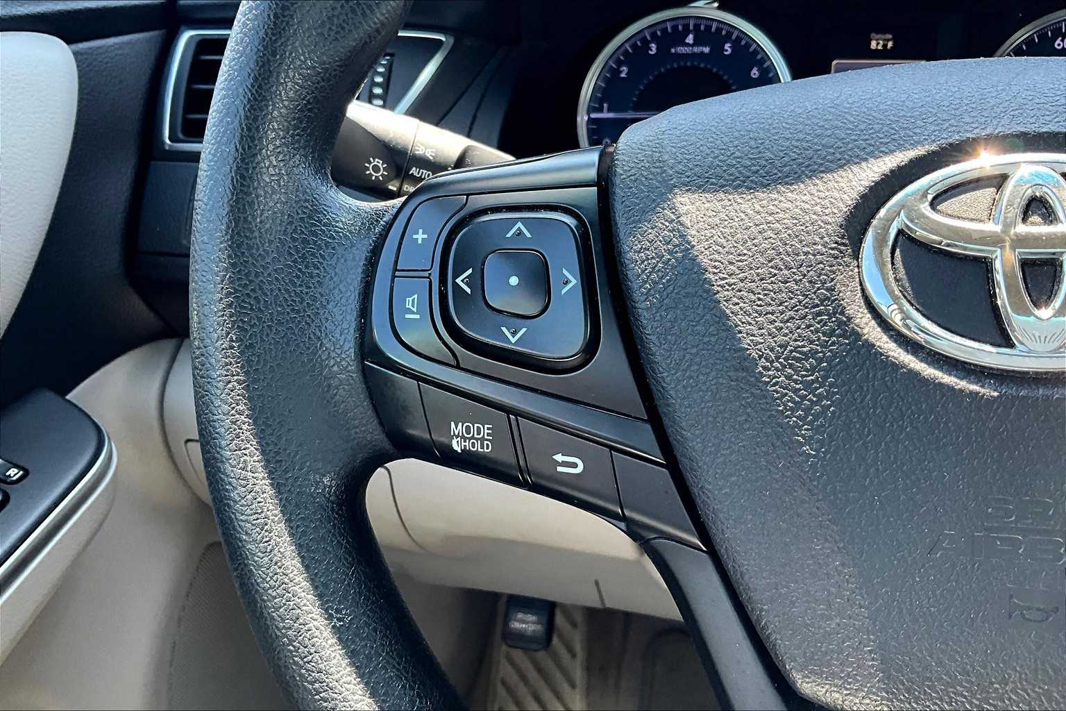 2016 Toyota Camry LE - Photo 23