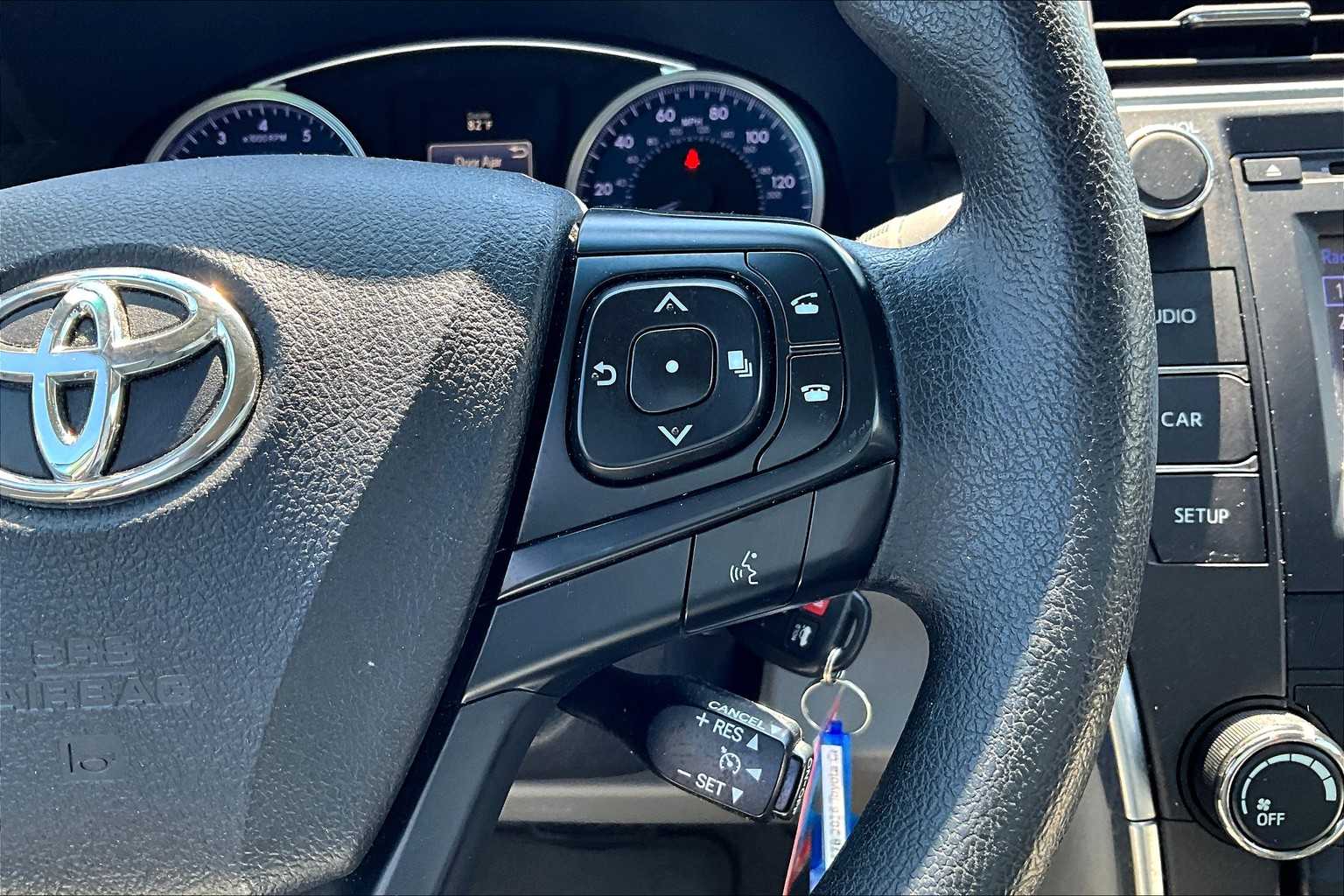 2016 Toyota Camry LE - Photo 24