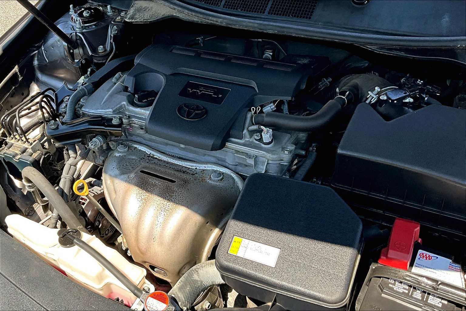 2016 Toyota Camry LE - Photo 34