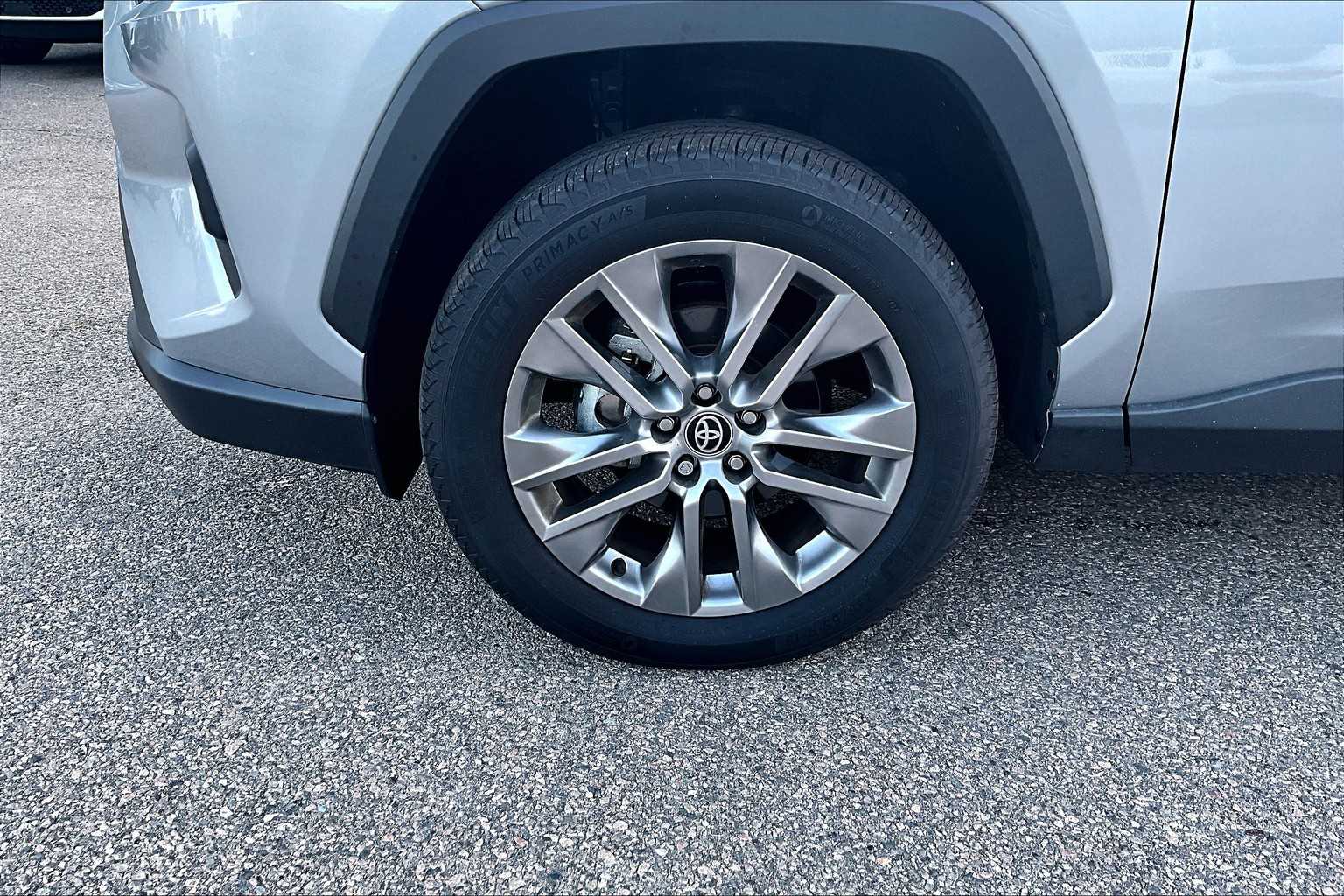 2025 Toyota RAV4 XLE Premium - Photo 4