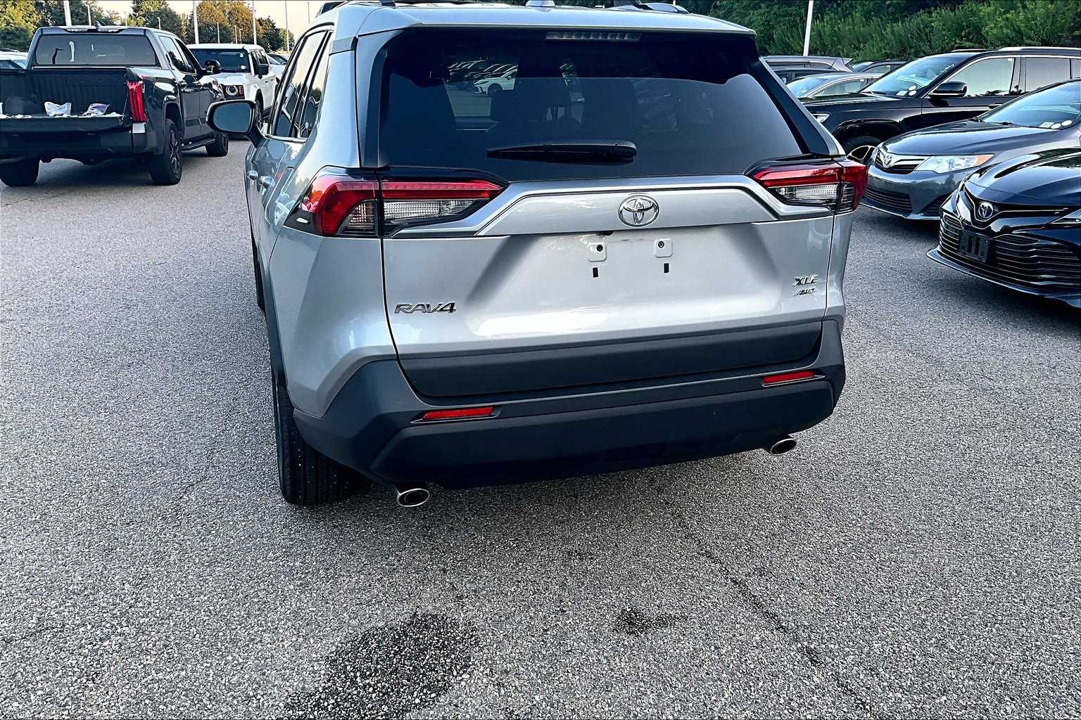 2025 Toyota RAV4 XLE Premium - Photo 7