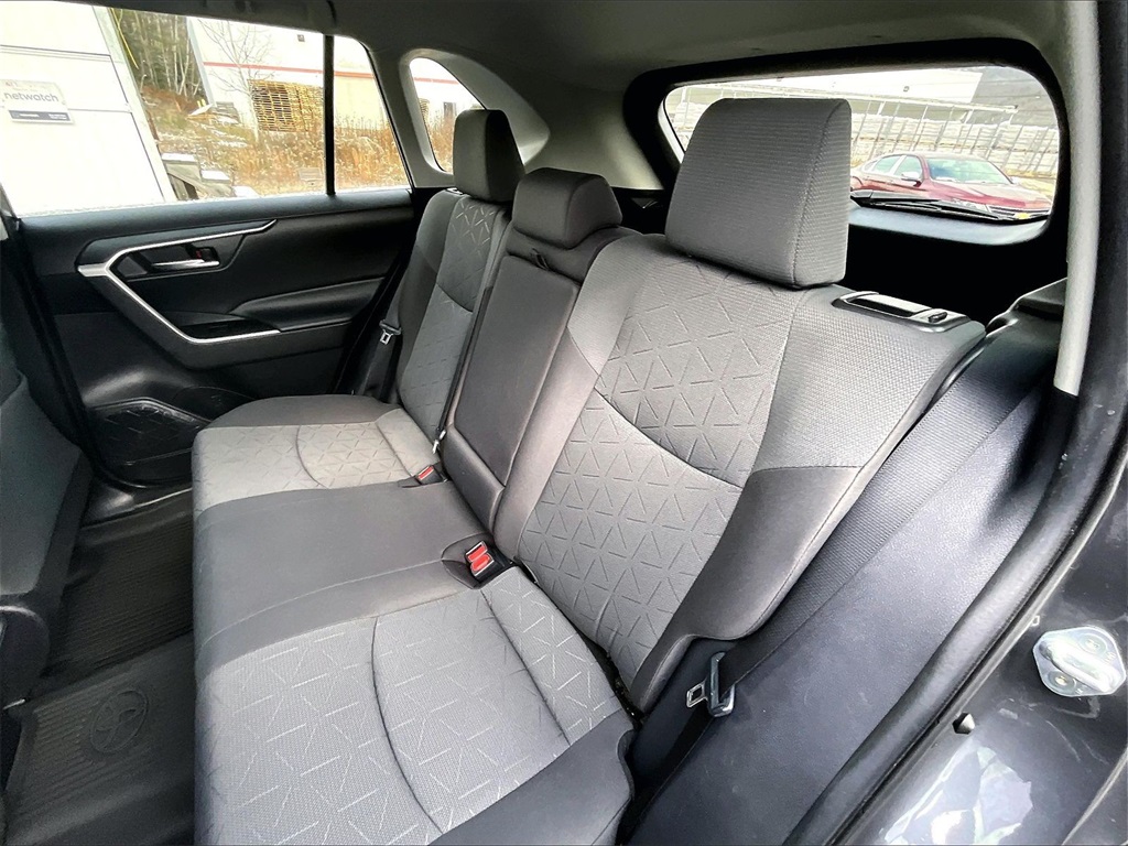 2020 Toyota RAV4 Hybrid XLE - Photo 15