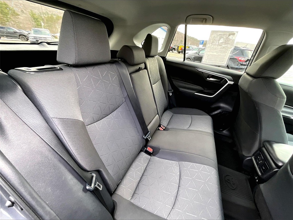 2020 Toyota RAV4 Hybrid XLE - Photo 16