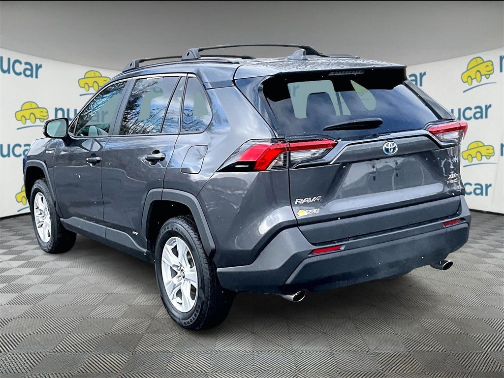 2020 Toyota RAV4 Hybrid XLE - Photo 4