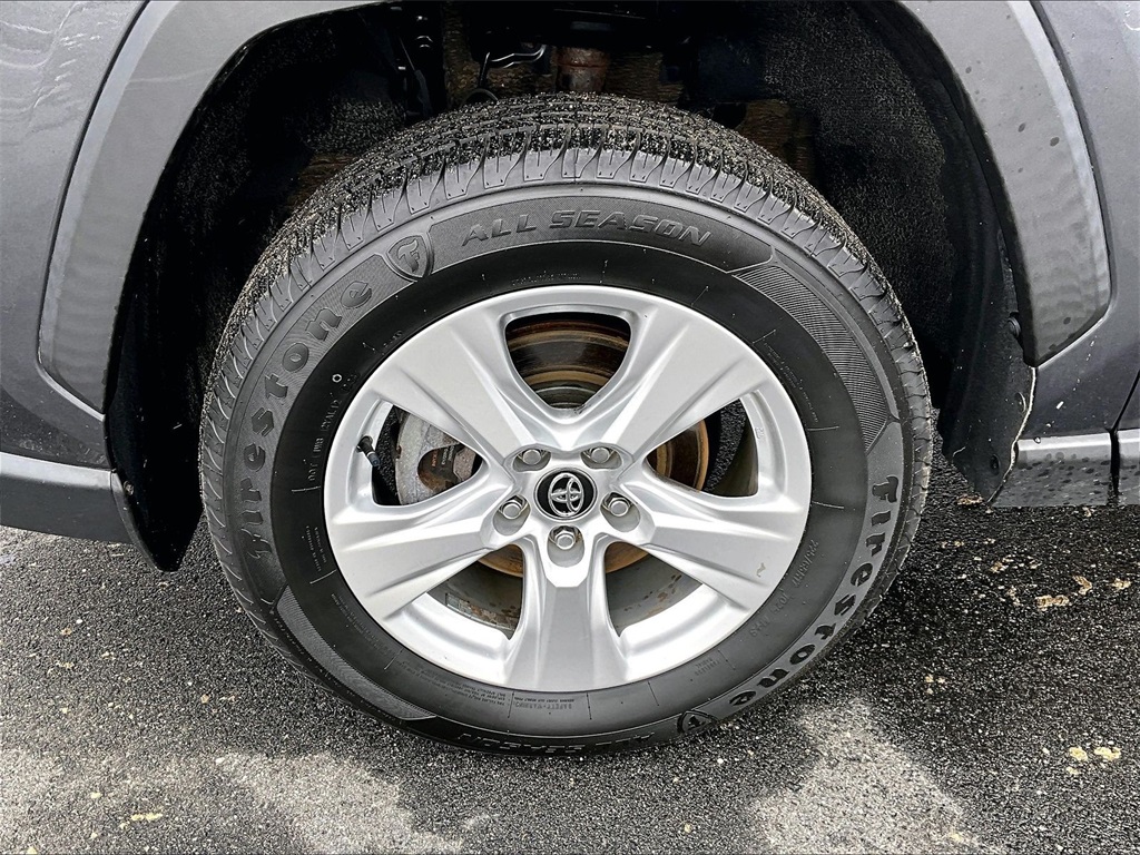 2020 Toyota RAV4 Hybrid XLE - Photo 7