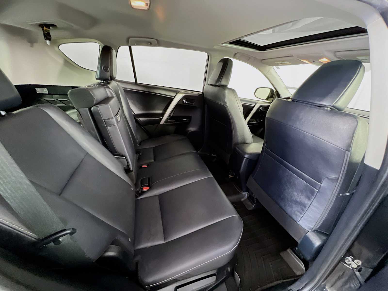 2018 Toyota RAV4 Hybrid Limited - Photo 27