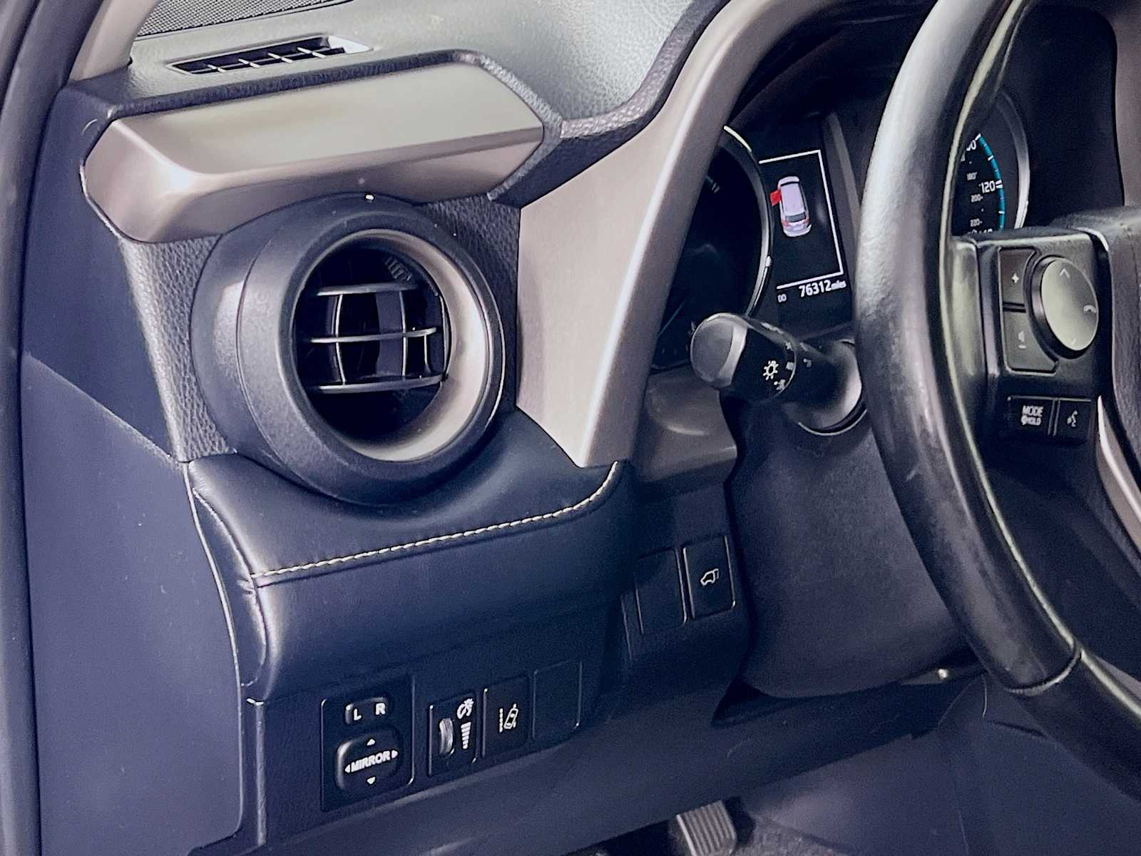 2018 Toyota RAV4 Hybrid Limited - Photo 10