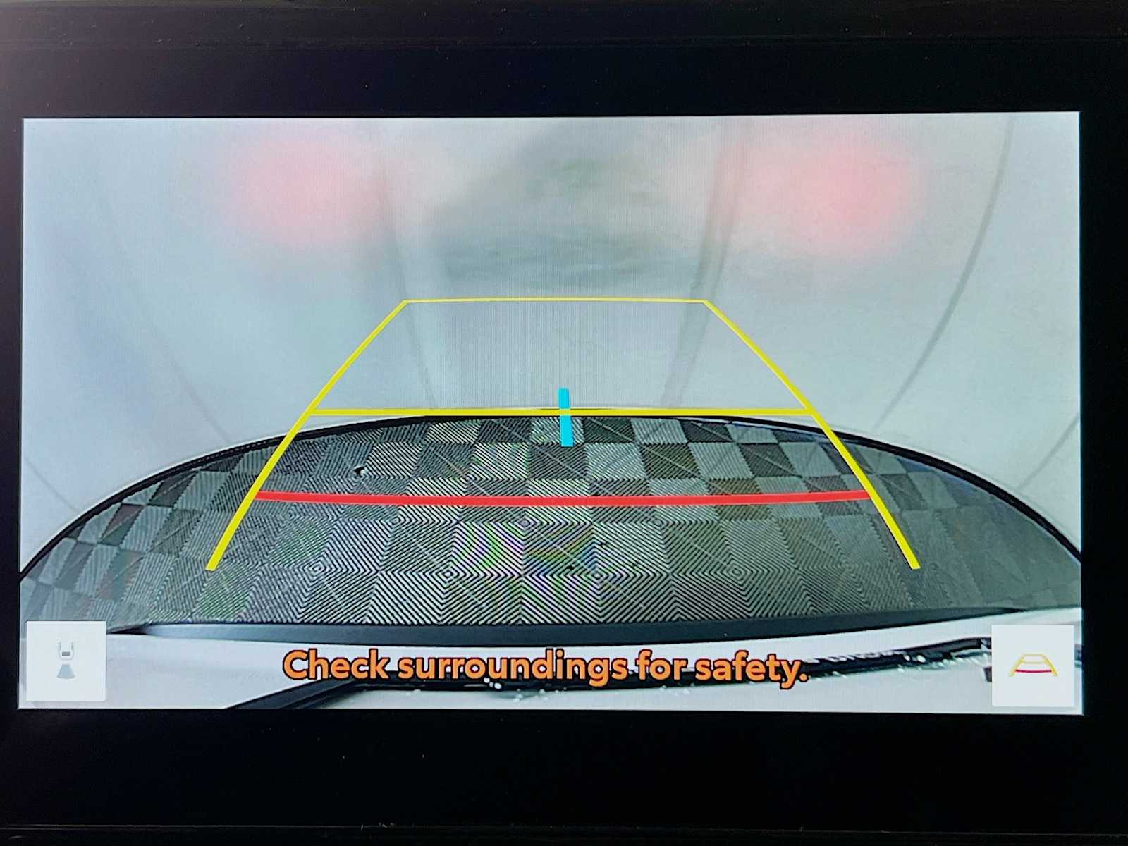 2025 Toyota RAV4 XLE - Photo 9