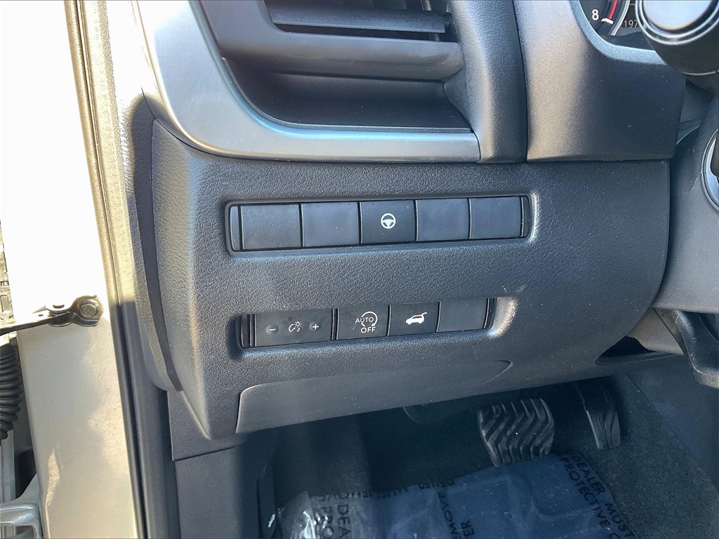 2024 Nissan Rogue SV - Photo 25