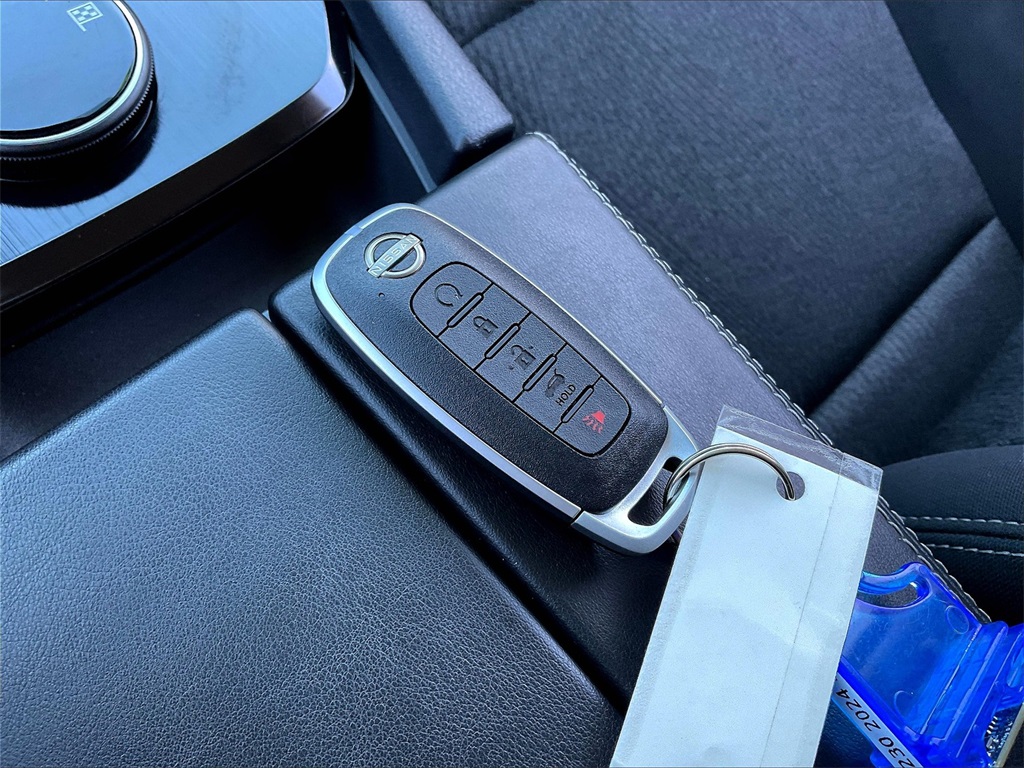 2024 Nissan Rogue SV - Photo 28