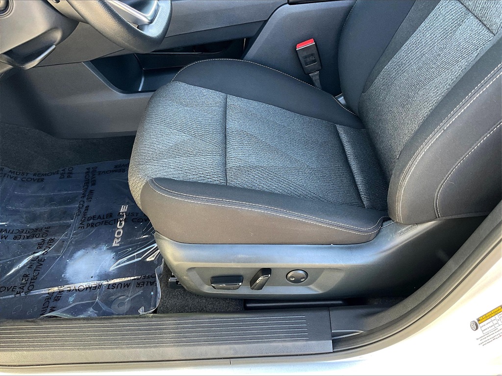 2024 Nissan Rogue SV - Photo 34