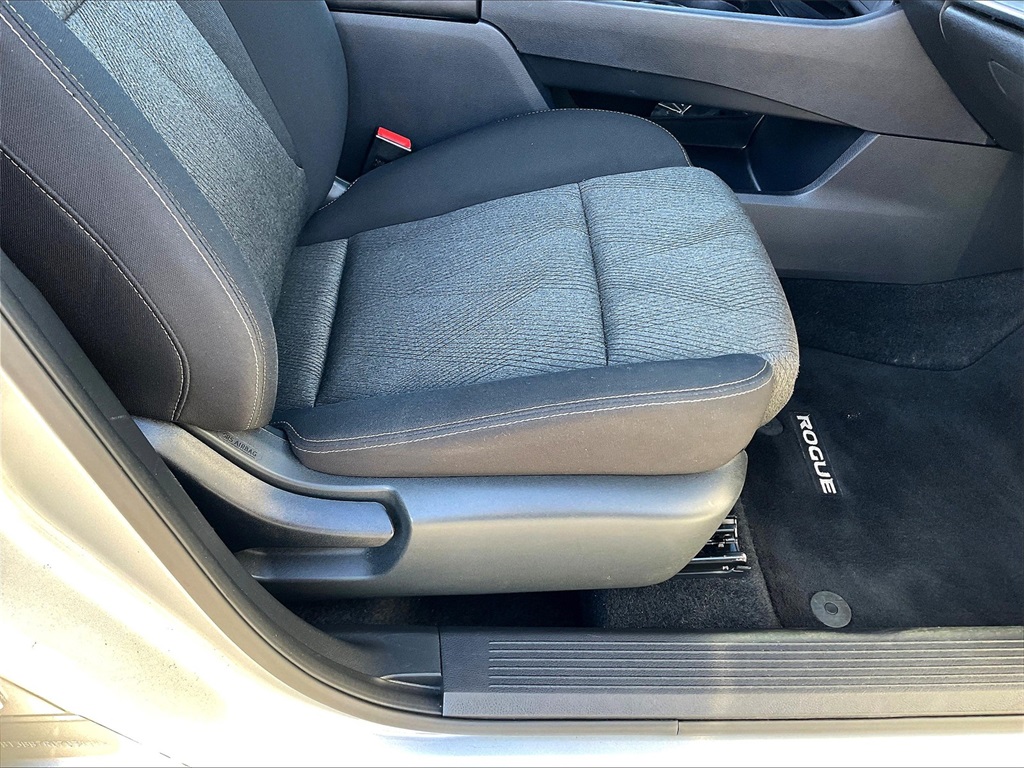 2024 Nissan Rogue SV - Photo 37