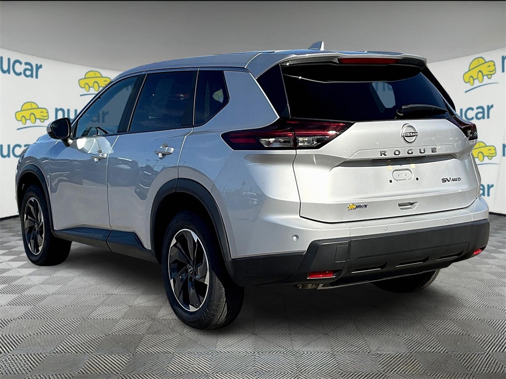 2024 Nissan Rogue SV - Photo 4