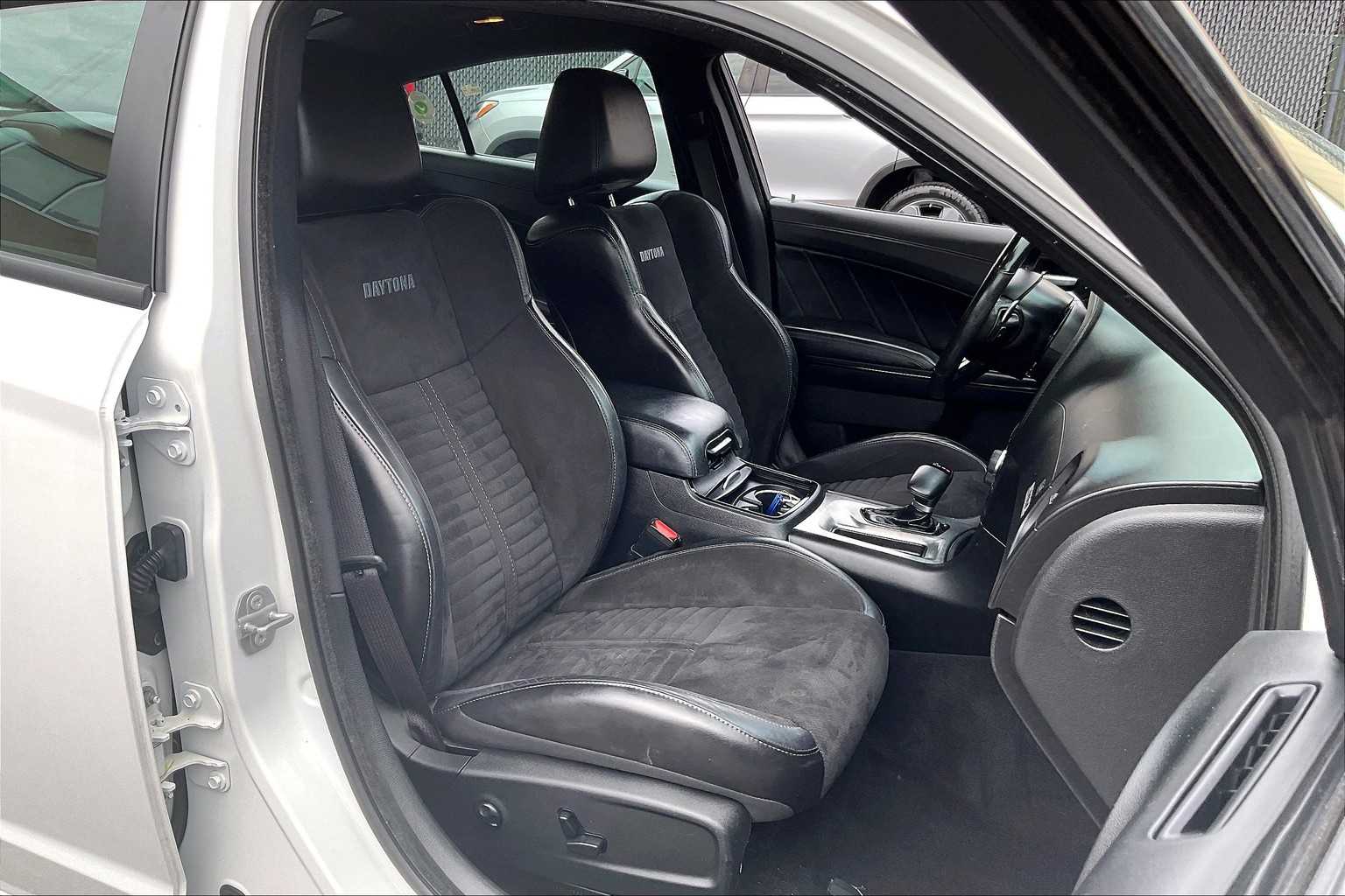 2020 Dodge Charger R/T - Photo 11