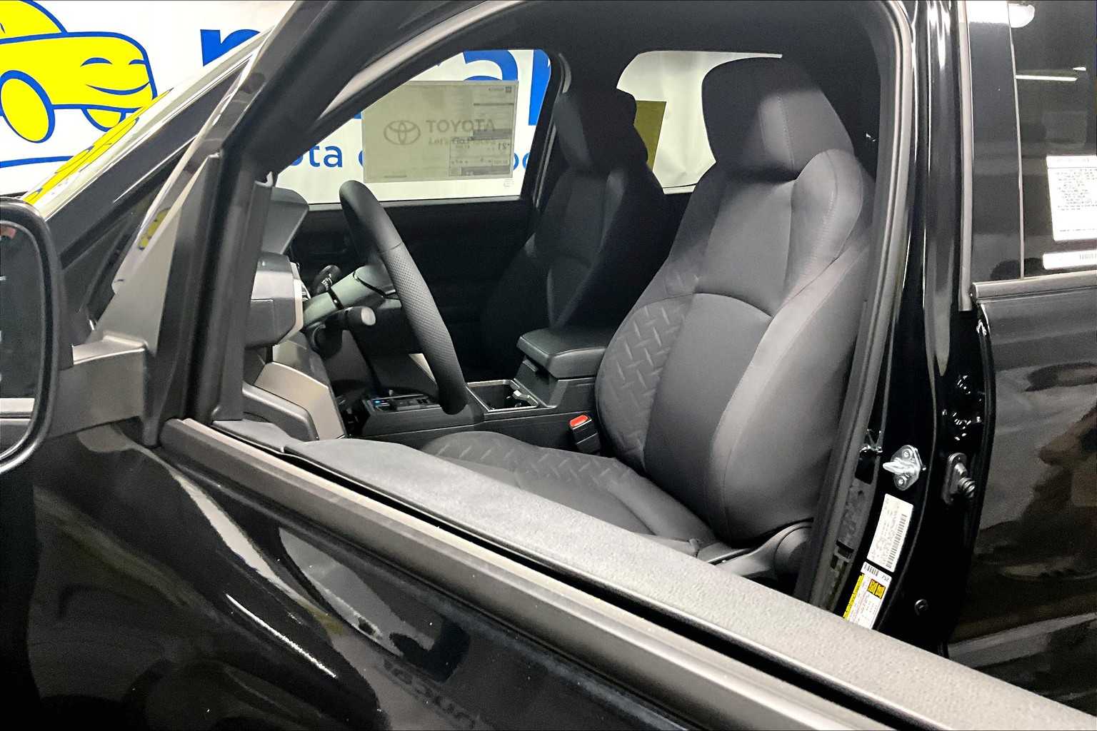 2025 Toyota Tacoma SR5 - Photo 11
