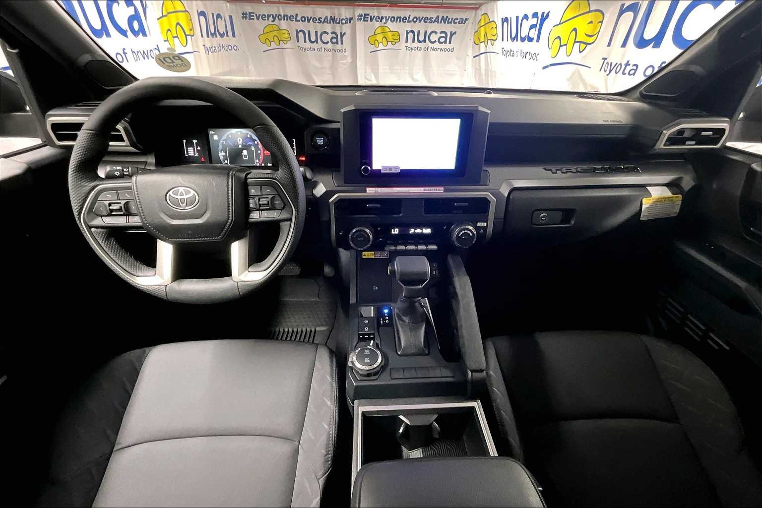 2025 Toyota Tacoma SR5 - Photo 12