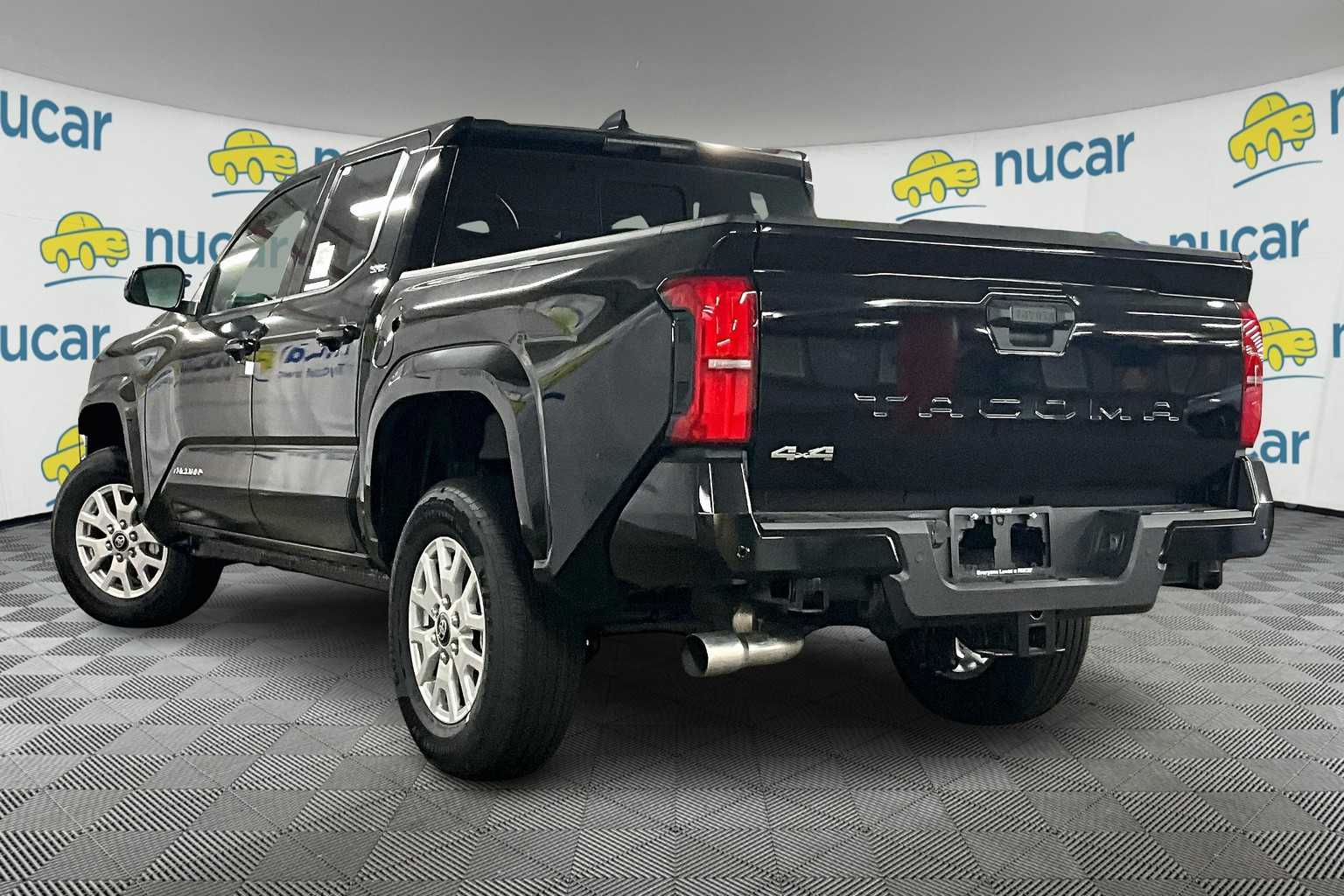 2025 Toyota Tacoma SR5 - Photo 5