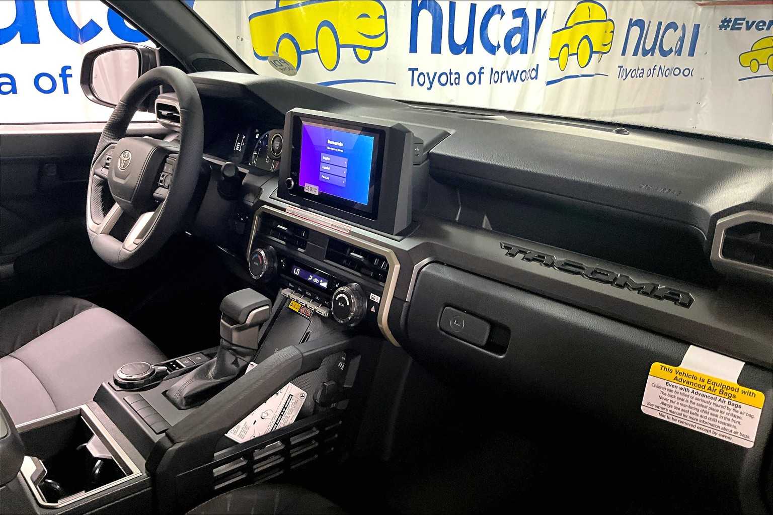 2025 Toyota Tacoma SR5 - Photo 10