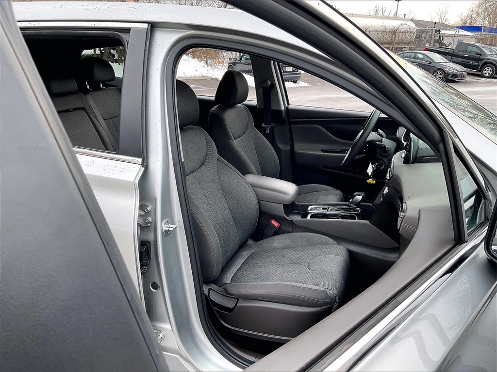 2020 Hyundai Santa Fe SE - Photo 11