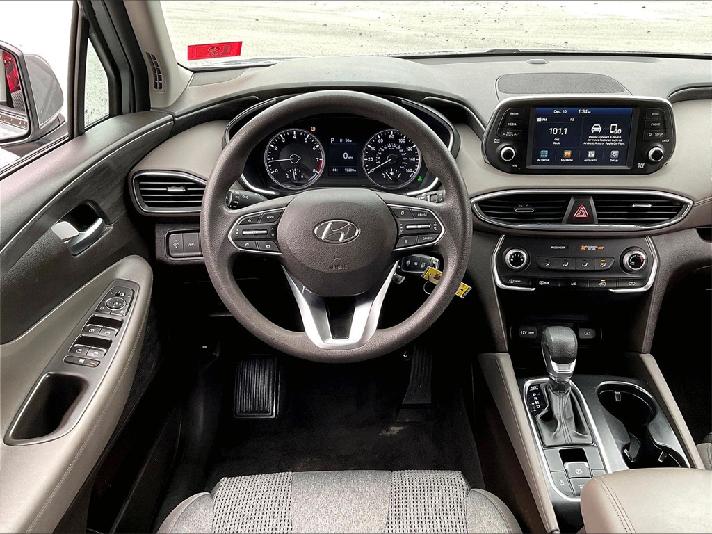 2020 Hyundai Santa Fe SE - Photo 16