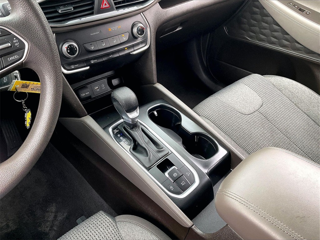 2020 Hyundai Santa Fe SE - Photo 19
