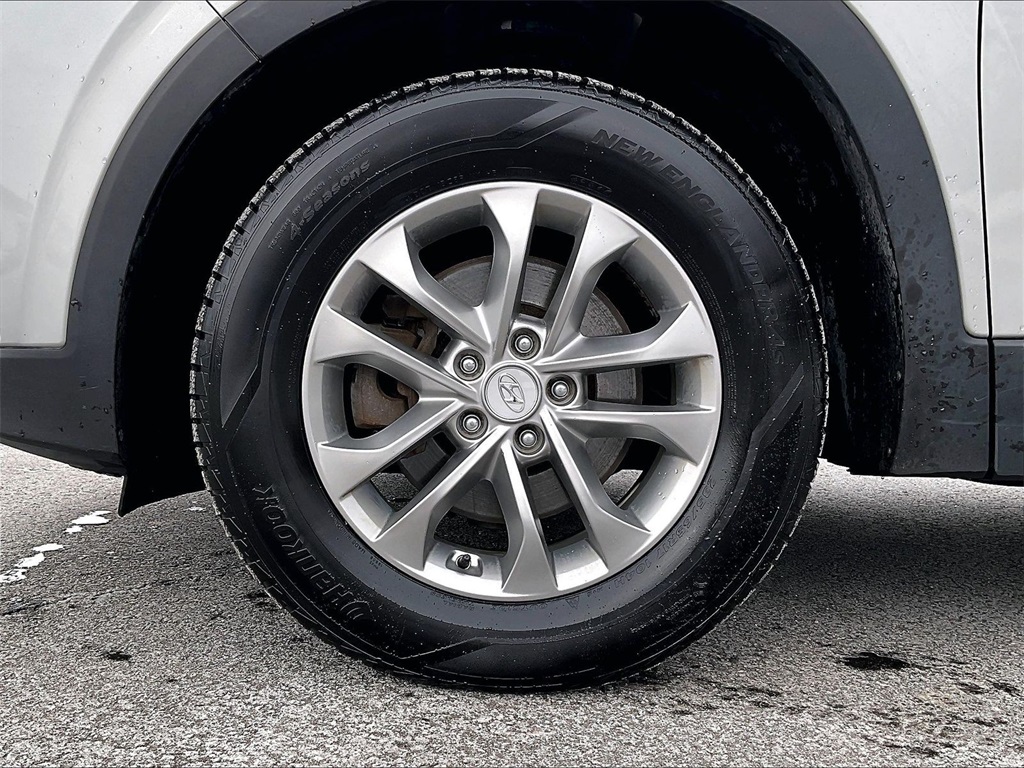 2020 Hyundai Santa Fe SE - Photo 21