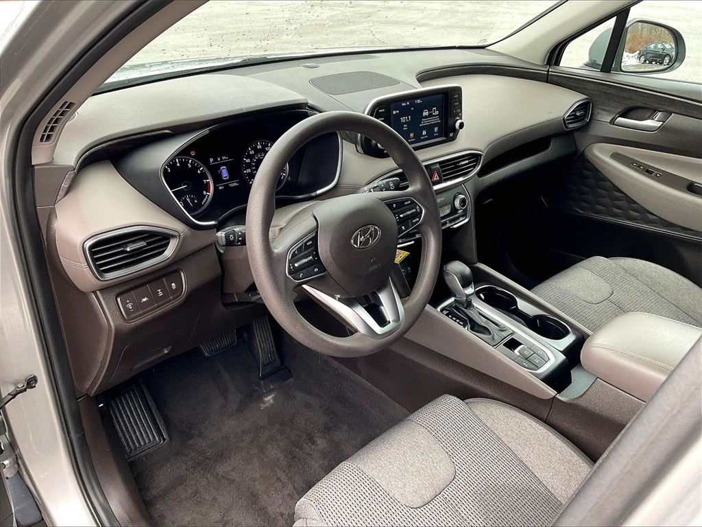 2020 Hyundai Santa Fe SE - Photo 8