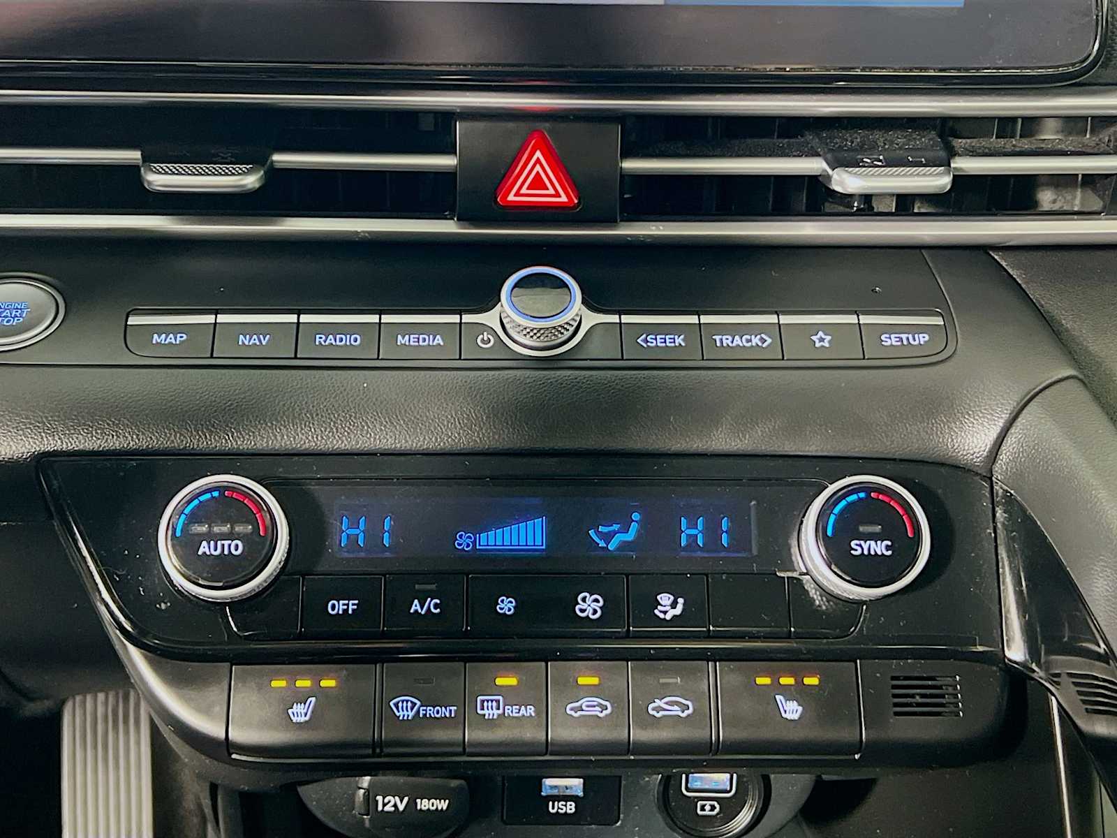 2023 Hyundai Elantra SEL - Photo 16