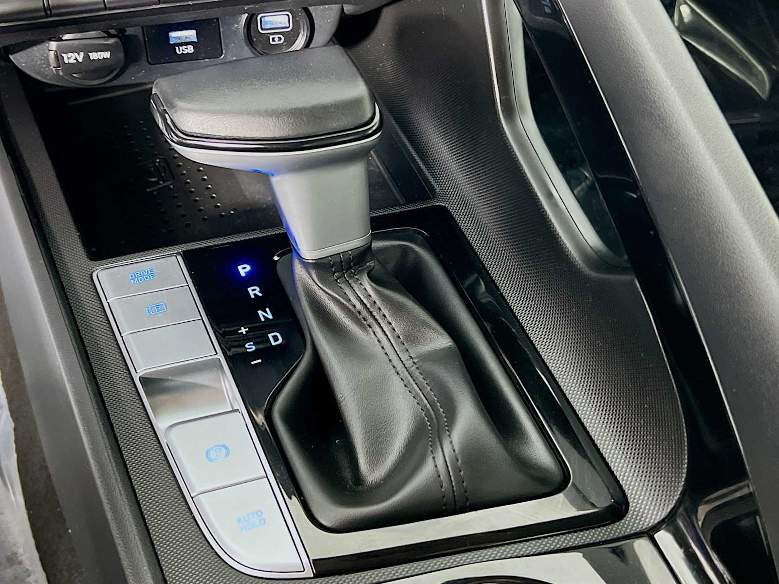 2023 Hyundai Elantra SEL - Photo 17