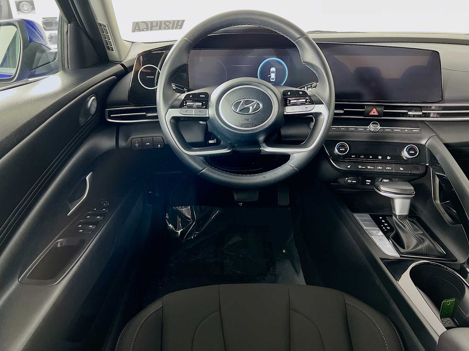 2023 Hyundai Elantra SEL - Photo 23