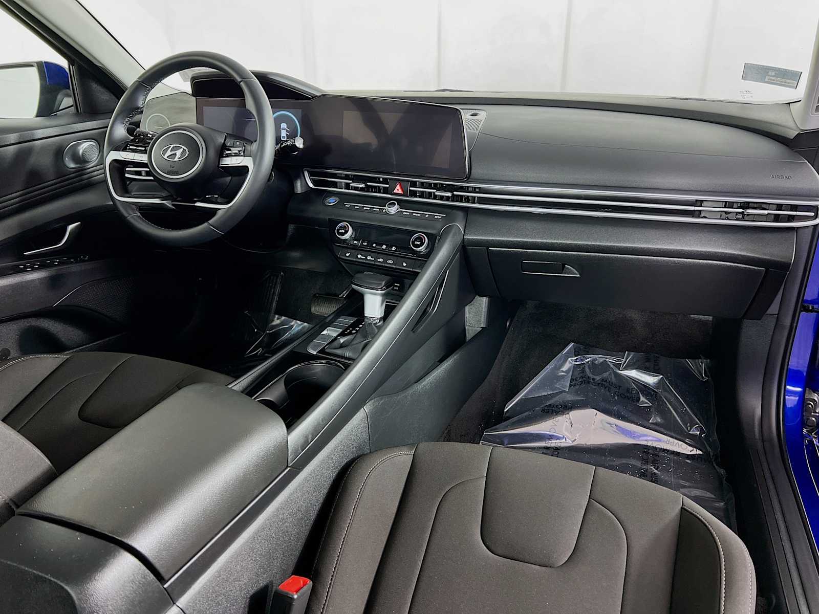 2023 Hyundai Elantra SEL - Photo 29