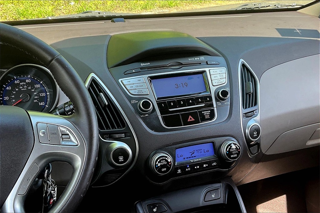 2011 Hyundai Tucson Limited - Photo 16