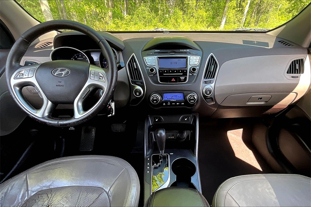2011 Hyundai Tucson Limited - Photo 19