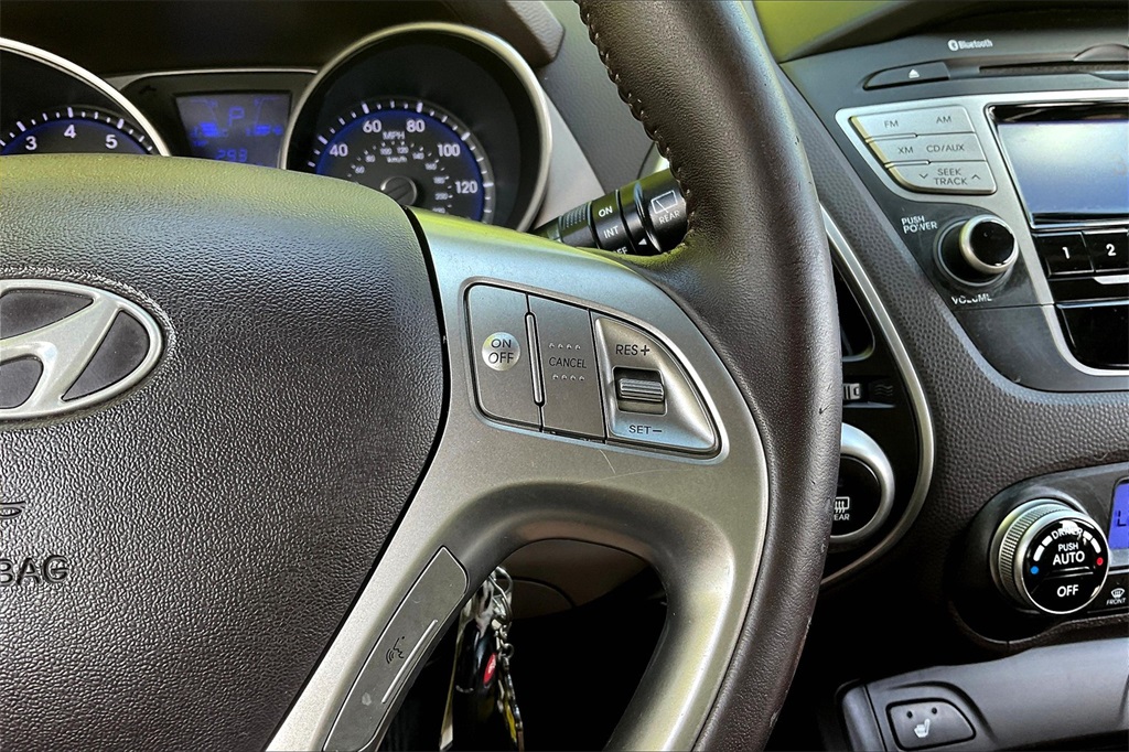 2011 Hyundai Tucson Limited - Photo 22