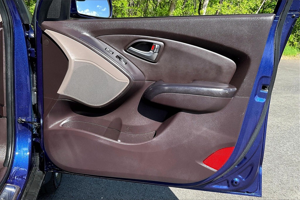 2011 Hyundai Tucson Limited - Photo 24