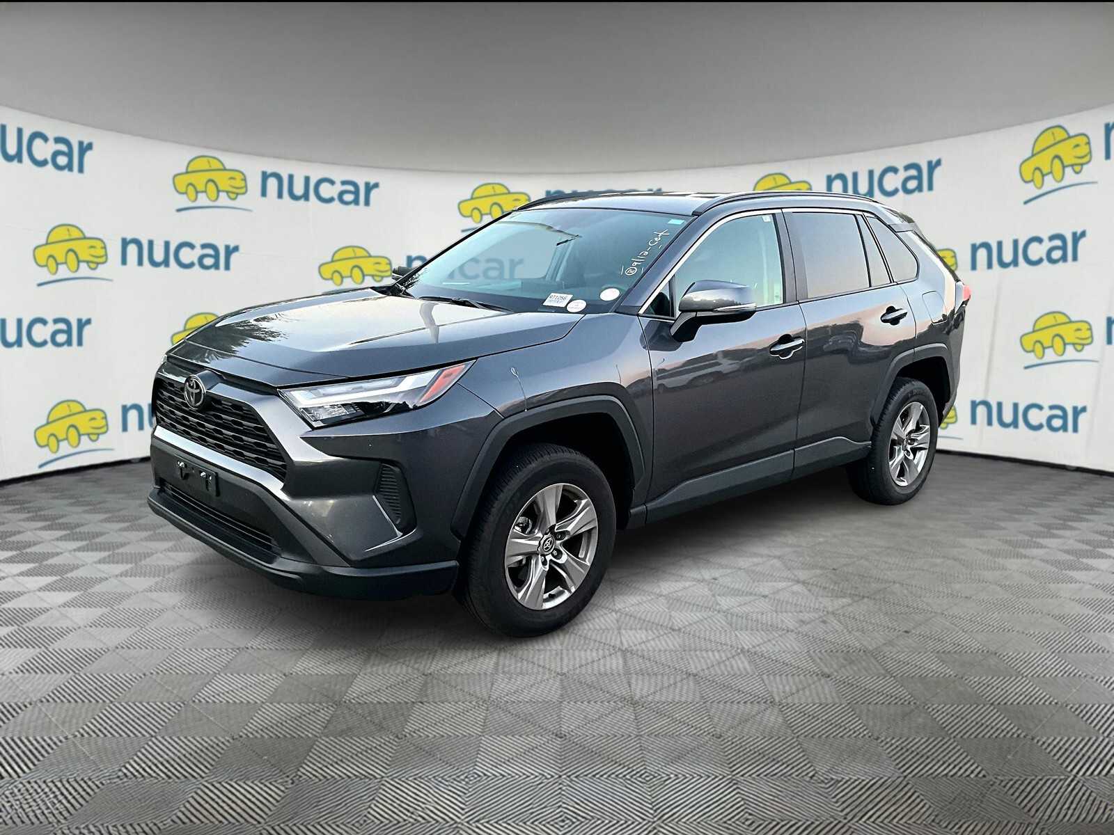 2025 Toyota RAV4 XLE - Photo 2