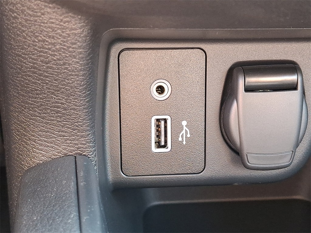2025 Nissan Versa 1.6 S - Photo 15