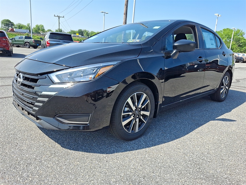 2025 Nissan Versa 1.6 S - Photo 2