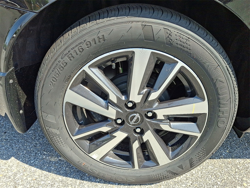 2025 Nissan Versa 1.6 S - Photo 5