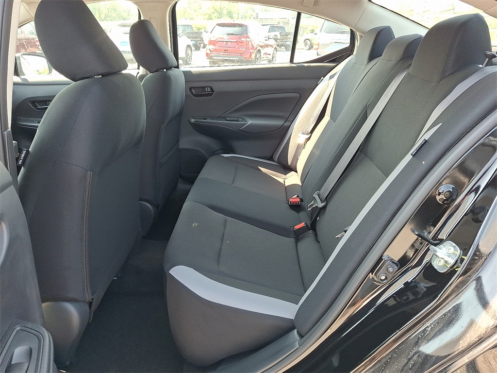 2025 Nissan Versa 1.6 S - Photo 6