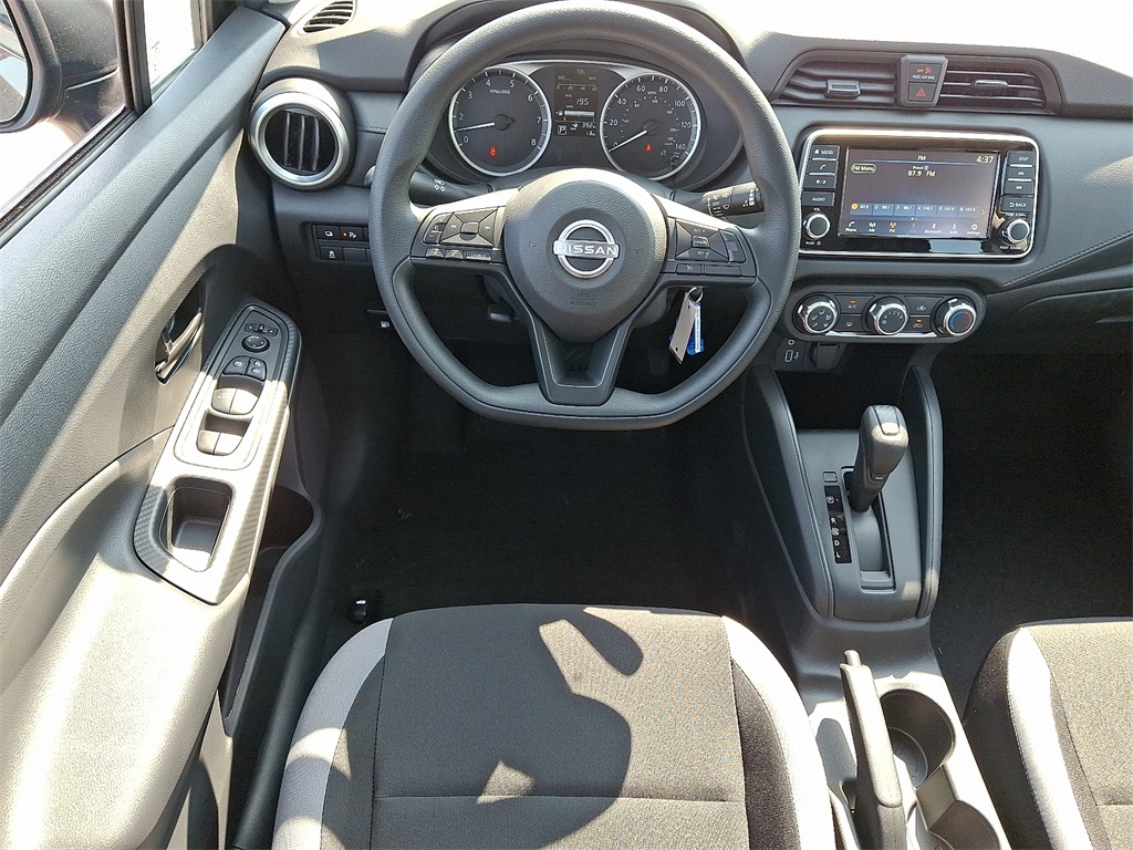 2025 Nissan Versa 1.6 S - Photo 7