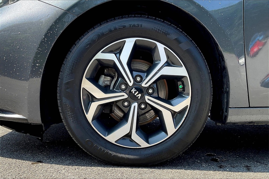 2021 Kia Forte LXS - Photo 22