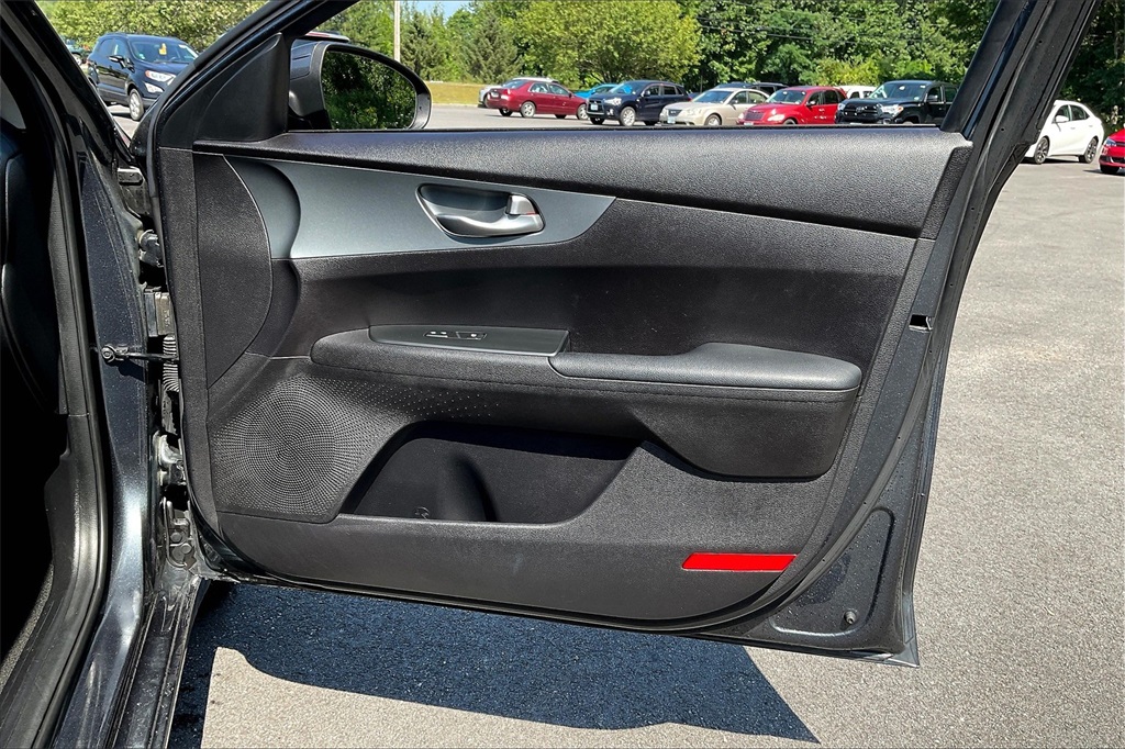 2021 Kia Forte LXS - Photo 26