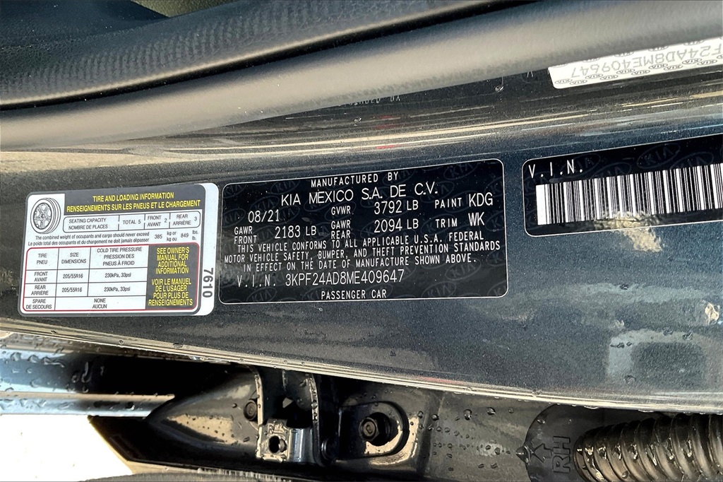 2021 Kia Forte LXS - Photo 30
