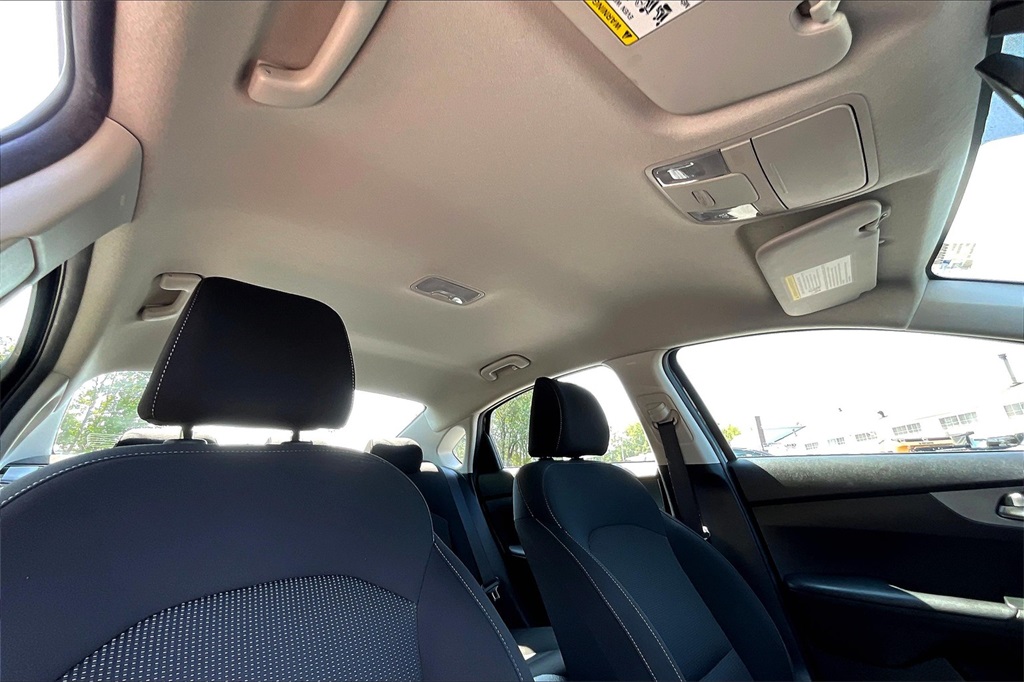 2021 Kia Forte LXS - Photo 7