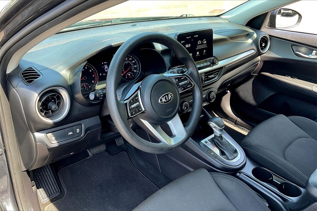 2021 Kia Forte LXS - Photo 8